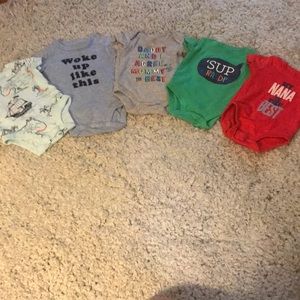 Bundle of 5 Onesies! EUC!